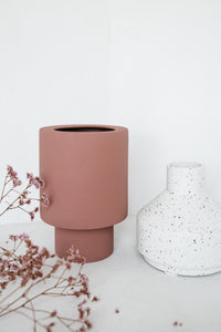 Ads-Emma-Vase - White with burnt Brown Dots