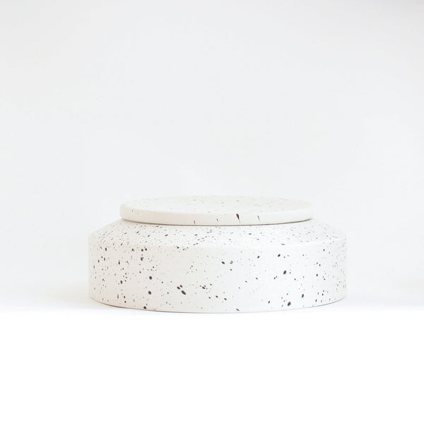 Ads-Ibsen8-Jar with lid - White with burnt Brown Dots